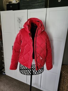 Rip Zone Red Quilted Hooded Puffer Jacket - Women Glossy Outer. Brand New!